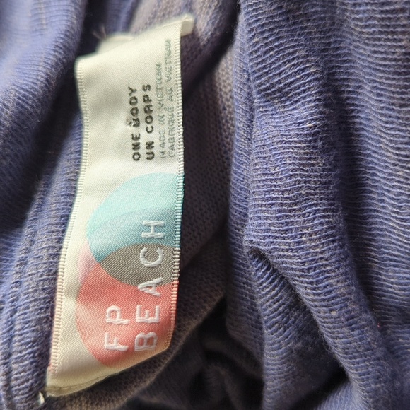 Free People Beach Sweatshirt Cowlneck Lightweight One Body / Measures Size M - Picture 4 of 6